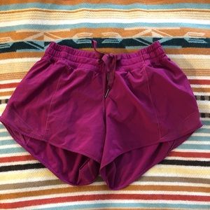 Lululemon Hotty Hot short size 6 long 4”
